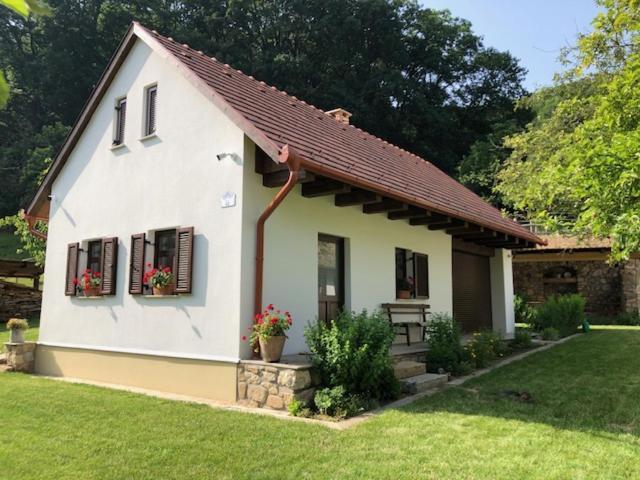 Kistucsok Vendeghaz Obanya Villa Exterior foto